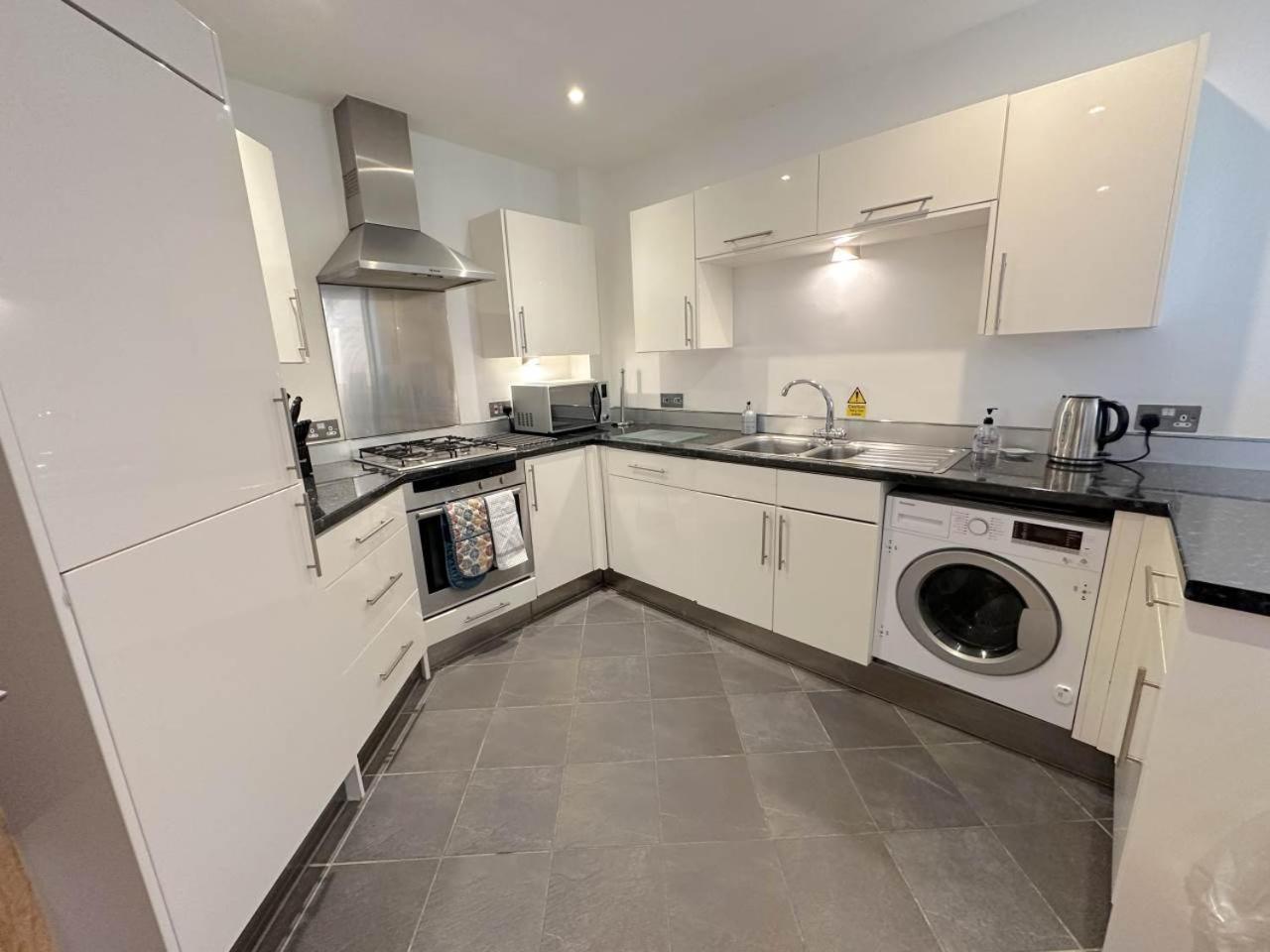Parc Y Bryn Serviced Apartments Аберистуит Экстерьер фото