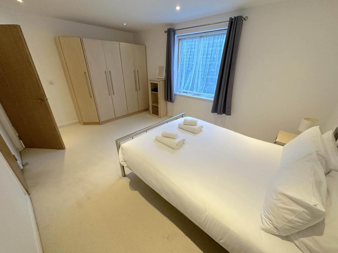 Parc Y Bryn Serviced Apartments Аберистуит Экстерьер фото