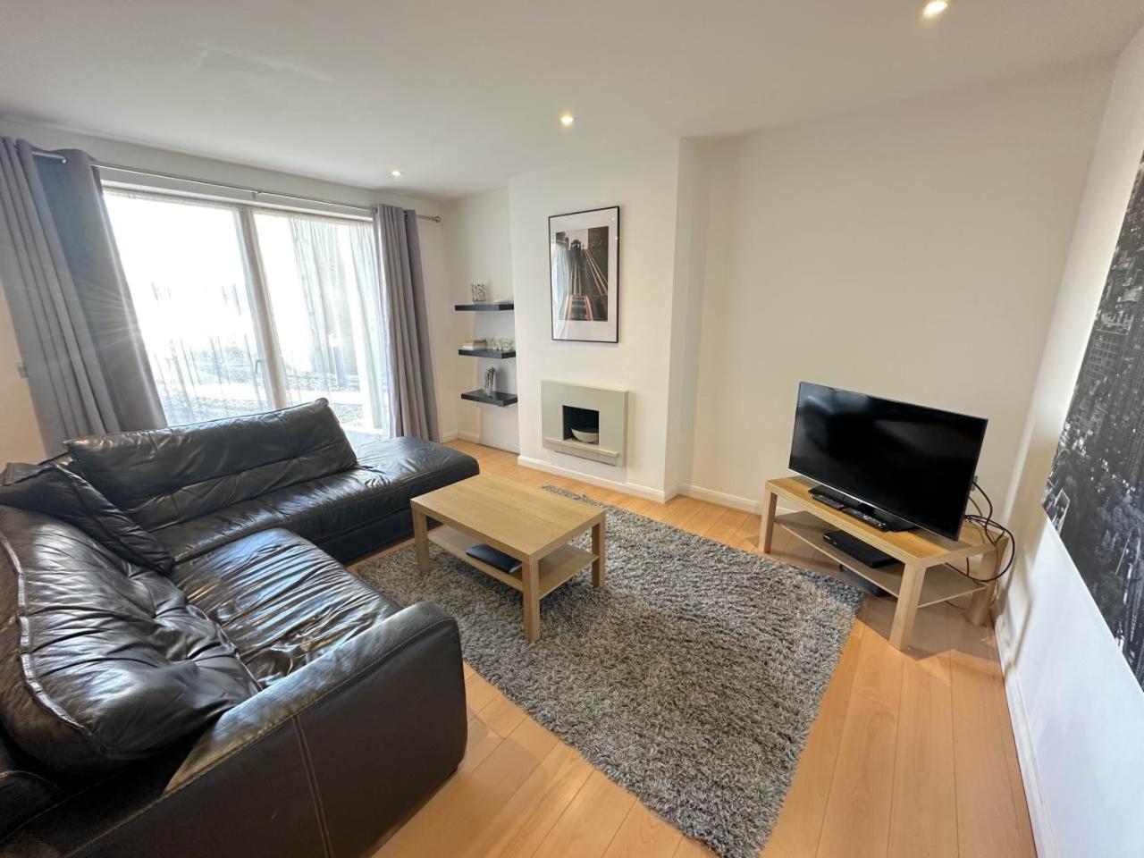Parc Y Bryn Serviced Apartments Аберистуит Экстерьер фото