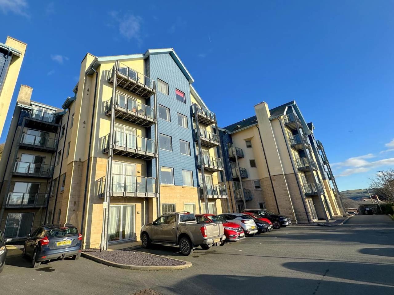 Parc Y Bryn Serviced Apartments Аберистуит Экстерьер фото