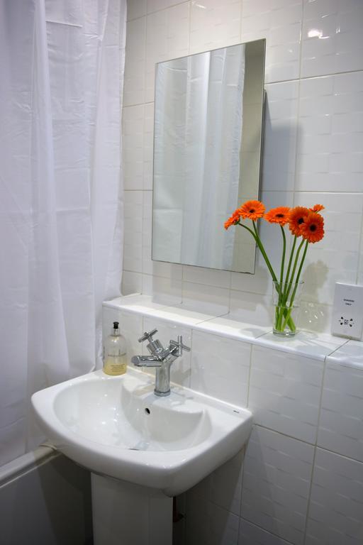 Parc Y Bryn Serviced Apartments Аберистуит Экстерьер фото