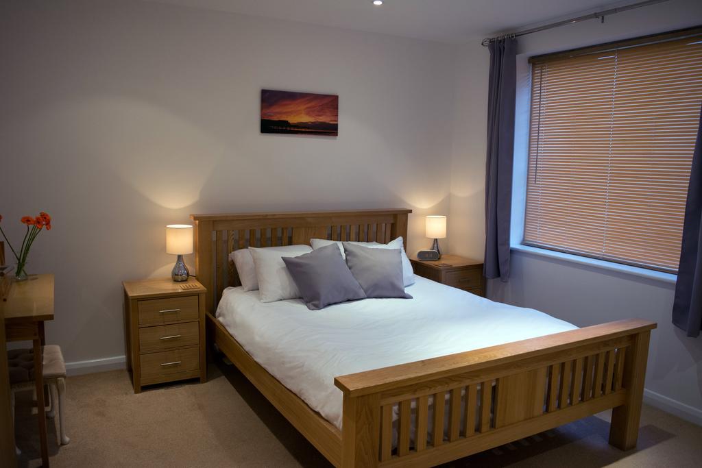 Parc Y Bryn Serviced Apartments Аберистуит Экстерьер фото