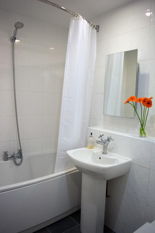 Parc Y Bryn Serviced Apartments Аберистуит Экстерьер фото