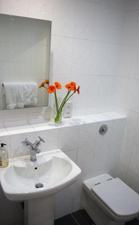 Parc Y Bryn Serviced Apartments Аберистуит Экстерьер фото