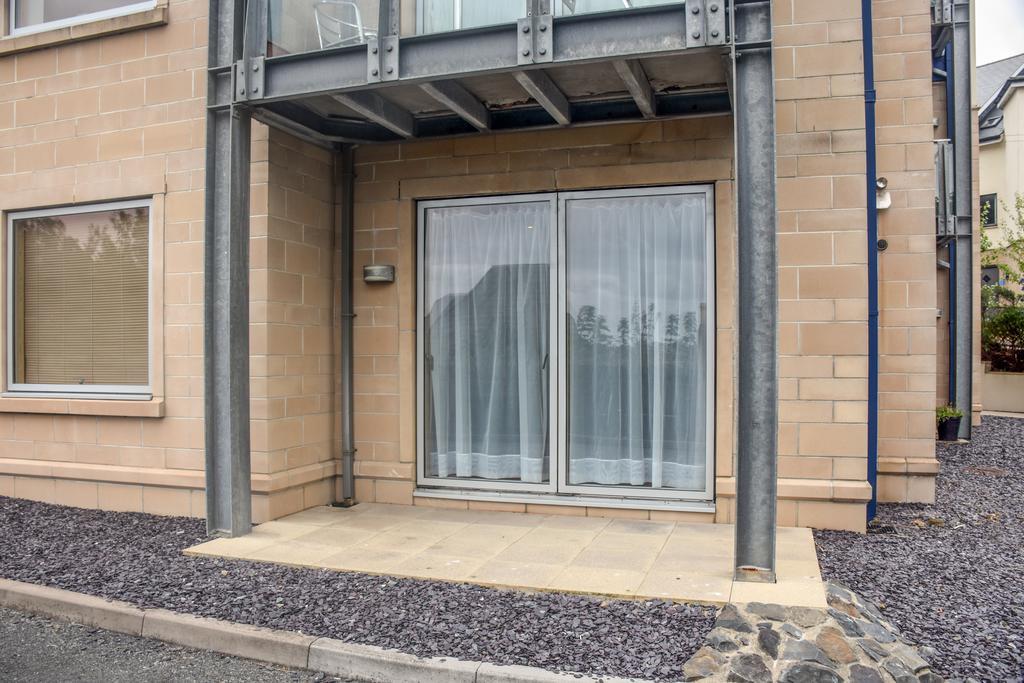 Parc Y Bryn Serviced Apartments Аберистуит Экстерьер фото