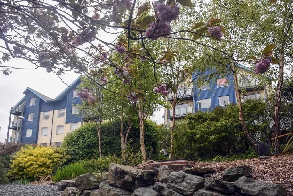 Parc Y Bryn Serviced Apartments Аберистуит Экстерьер фото