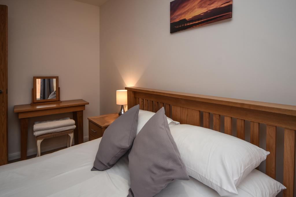 Parc Y Bryn Serviced Apartments Аберистуит Экстерьер фото